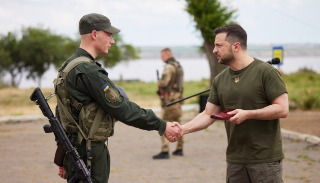 President visits shooting range of Ministry of Internal Affairs in Odesa region