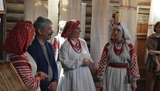 Ткаченко відвідав у музеї «Пирогово» експозицію, присвячену спадщині Рівненського Полісся