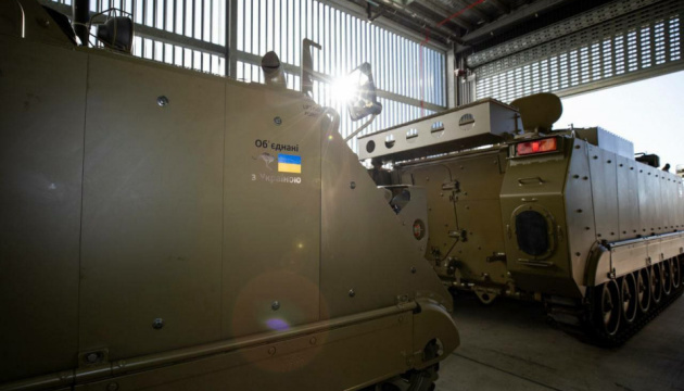 Австралія відправила в Україну перші чотири бронетранспортери M113AS4