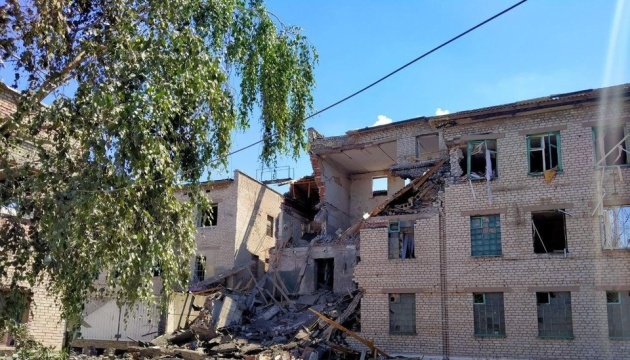 На Донеччині росіяни за добу обстріляли 10 населених пунктів, є загиблі та поранені 