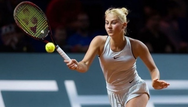 Матч Костюк проти Крейчикової у другому колі турніру WTA 500 в Істборні зупинили через темряву