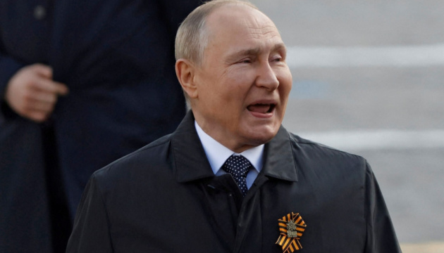 プーチン露大統領、占領下ウクライナ領クリミアへ入域