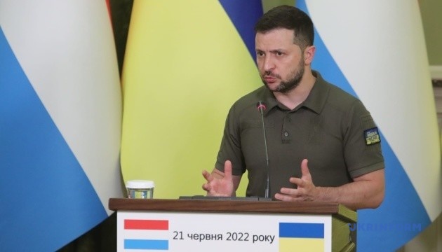 Україна працює над поверненням захисників Маріуполя – Зеленський