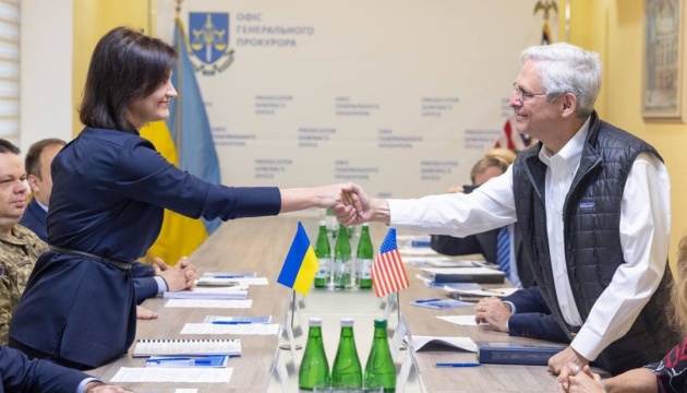Ukraine's prosecutor general meets with U.S. counterpart