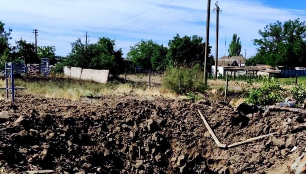 Обстріли Миколаївщини: ворог застосував касетні снаряди, є загиблий і поранені