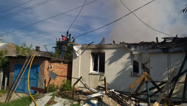 Ворожий обстріл Чугуєва: горіли будинки, постраждали діти