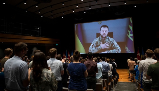 Зеленський звернувся до студентів по всій Канаді