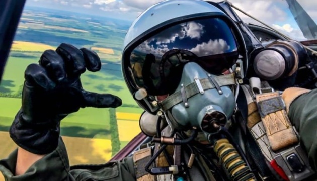 У Повітряних силах підтвердили відрядження двох українських пілотів до США