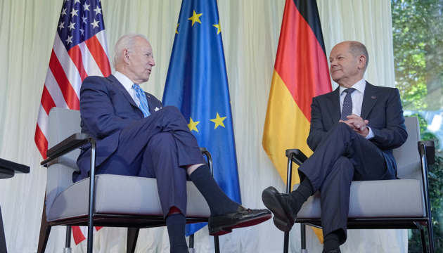 Joe Biden et Olaf Scholz évoquent la poursuite de l'aide à l'Ukraine