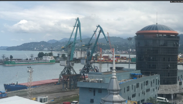 У Батумі перебуває танкер з російськими підсанкційними нафтопродуктами - ЗМІ