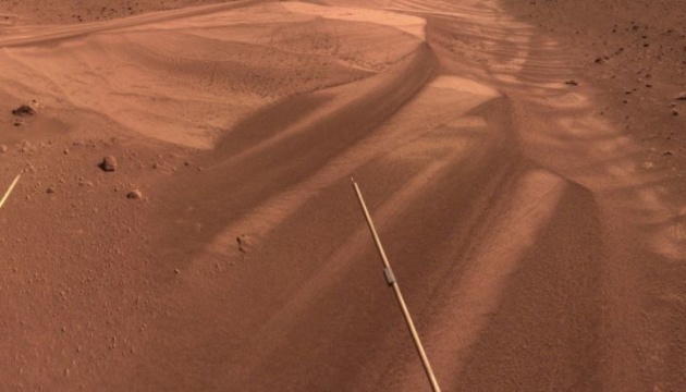 Китайський зонд показав знімки всього Марсу