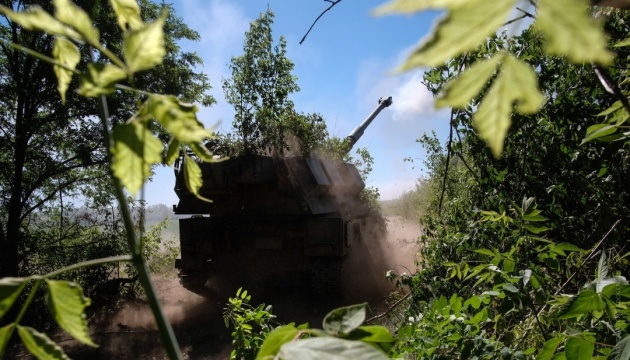 Ukraine Army shows Polish Krab howitzers in action on battlefield