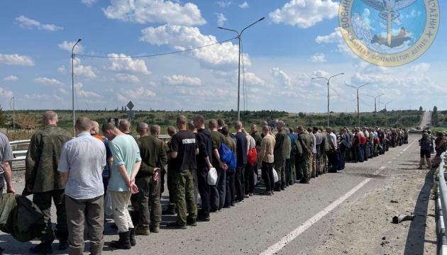 Розвідка показала звільнених з полону захисників України - більшість з них тяжко поранені