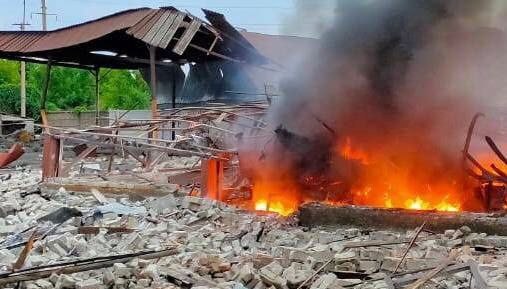 Russians strike Kryvyi Rih district, destroy grain warehouse