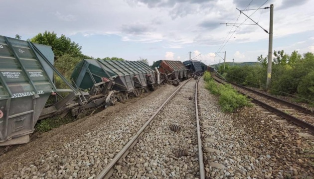 ウクライナの穀物運搬貨物車がルーマニアで脱線