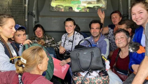 На Донеччині після чотирьох місяців окупації евакуювали жителів Павлівки