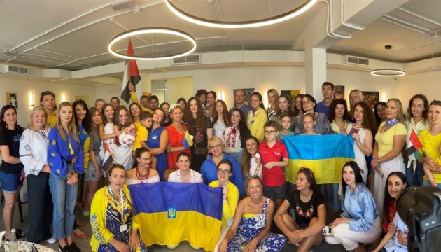 Українці ОАЕ долучилися до рекорду з виконання пісні «Ой у лузі червона калина»