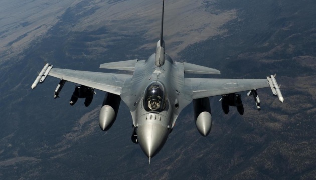 У Нацгвардії США кажуть, що українські пілоти можуть опанувати F-16 за три місяці
