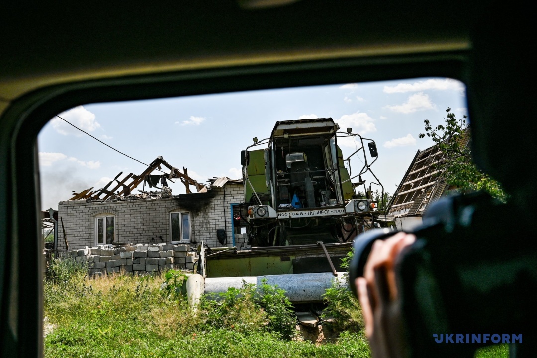 Зачистка происходила под обстрелом: враг крыл артой, авиацией, заходили СУШки - как освободили село Малиновка (фото, видео)