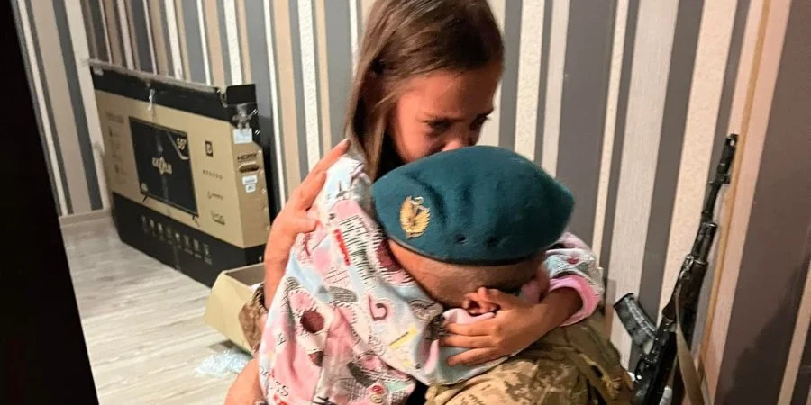 Український захисник зустрівся з дочкою вперше з 24 лютого 