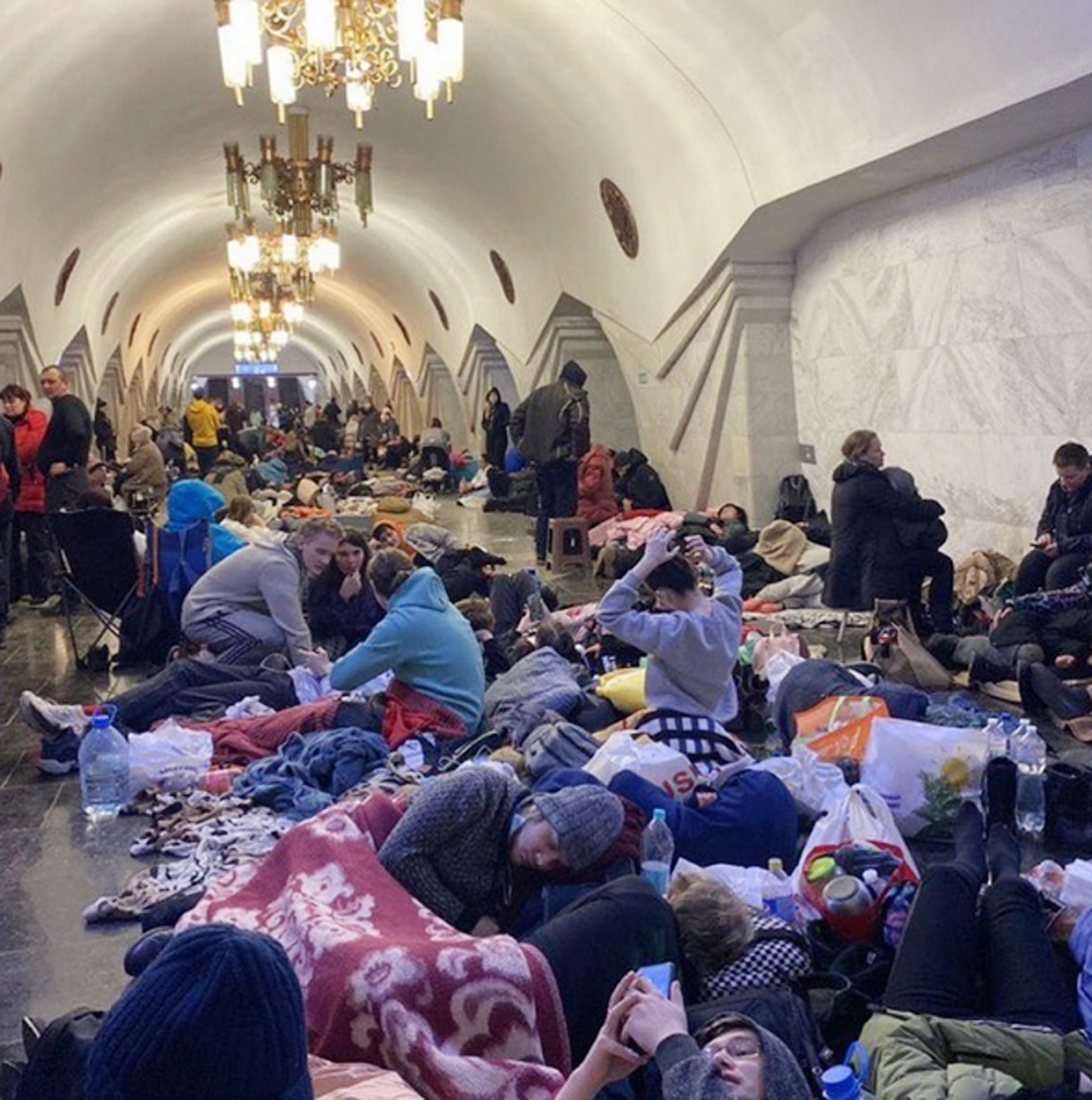 Ледве не єдиним надійним місцем, де можуть переховуватися українці, є метро