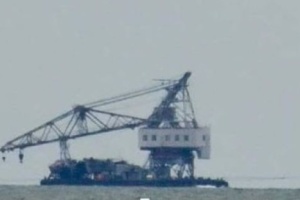 У Маріуполі загарбники запускають крани у порту для вивезення зерна через Сирію до рф