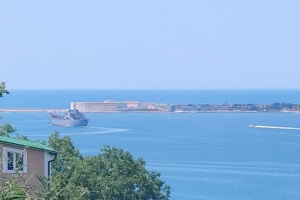 Из Севастополя вышел большой десантный корабль оккупантов