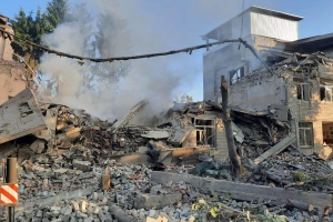 Враг утром нанес ракетный удар по Харькову - разрушена школа