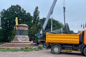 У Переяславі знесли монумент до 300-річчя «возз’єднання» з росією