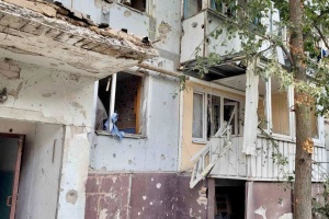 Eindringlinge beschießen mehrere Bezirke in Saporischschja, es gibt Verletzte und Zerstörungen