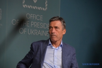 Zełenski spotkał się w Kijowie z Rasmussenem

