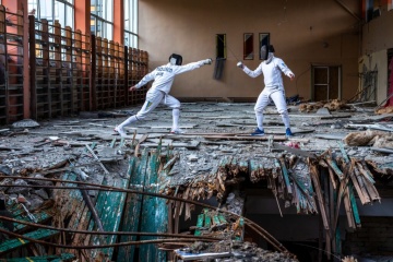 Guerre en Ukraine: Les athlètes ukrainiens montrent les destructions des infrastructures sportives 