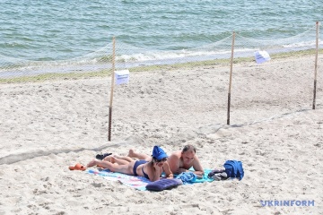 FOTOKRONIKA WOJNY: Morze za siatką – zaminowany sezon na plażach Odessy


