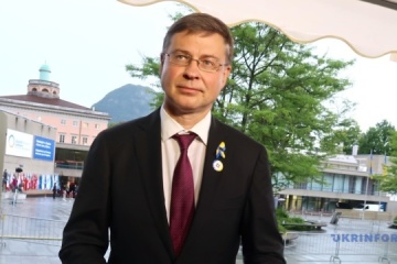 Dombrovskis: Ukraine to get first batch of EU aid in summer 