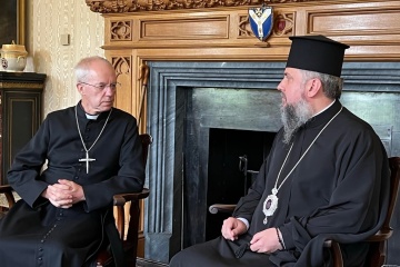 Epiphanius meets with head of Church of England