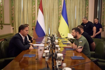 En visite en Ukraine, le premier ministre néerlandais Mark Rutte s’est entretenu avec le président Zelensky