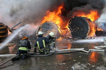 Beschüsse in Charkiw verursachen Brände, fünf Menschen verletzt