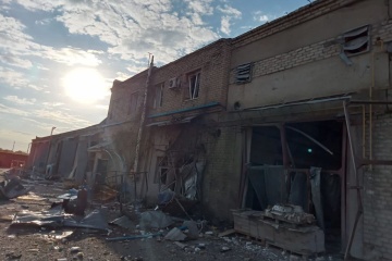 Enemy shells Sloviansk again, damages apartment buildings