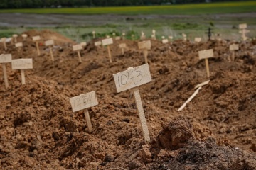 Guerre en Ukraine : 1 400 tombes creusées au cimetière de Marioupol depuis la mi-mai