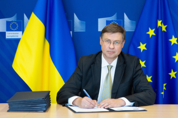 Ucrania y la UE firman un memorándum sobre un tramo por mil millones de euros