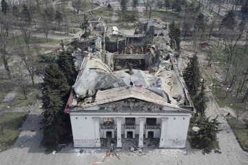 Inteligencia: Rusia va a publicar una historia falsa sobre el ataque con bomba al Teatro Dramático de Mariúpol