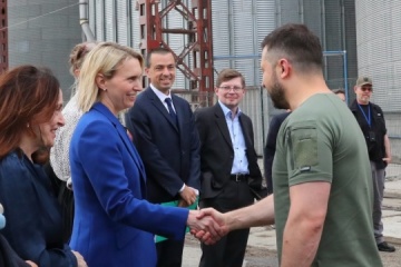 Zełenski i ambasador USA omówili Odessie umowę zbożową i potrzeby wojskowe Ukrainy

