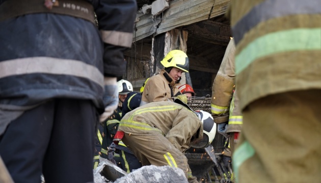 Rescuers find six more body fragments under rubble of Kremenchuk mall 