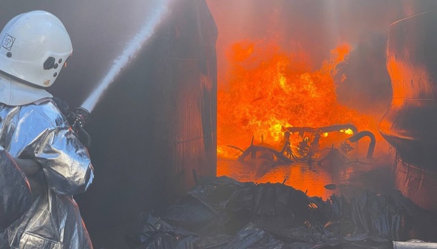 В Николаеве масштабный пожар – горит предприятие