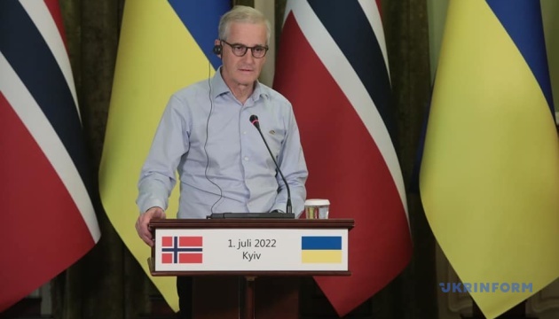 Premier Norwegii wezwał świat do skupienia się na wojnie na Ukrainie

