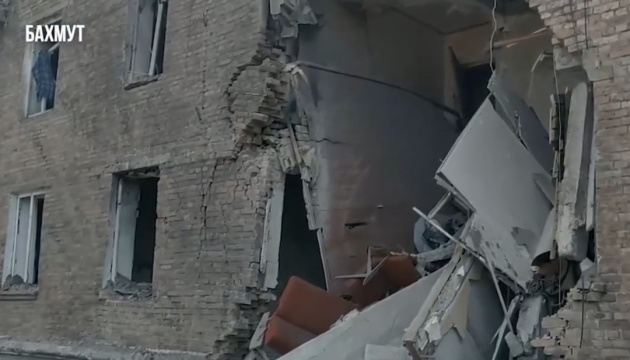 バフムート市長、市内の被害を写した動画を公開