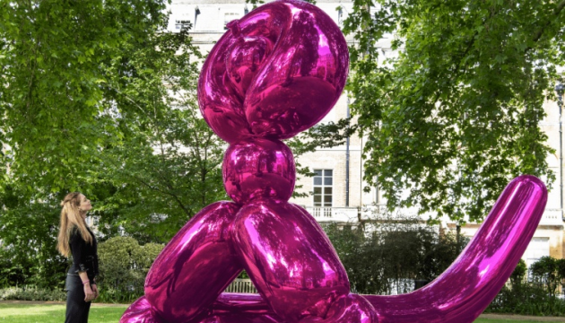 $11,5 мільйона за продаж скульптури Кунса Balloon Monkey підуть на допомогу Україні