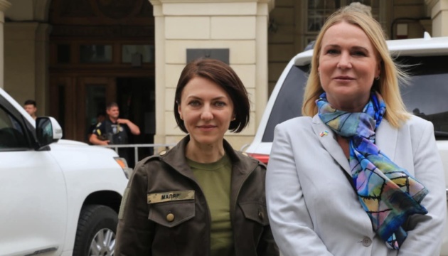 Маляр зустрілася з міністром оборони Чехії - говорили про ситуацію на фронті та допомогу Україні