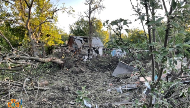 Ворожий обстріл зруйнував будинки та пошкодив спорткомплекс у Зеленодольську
