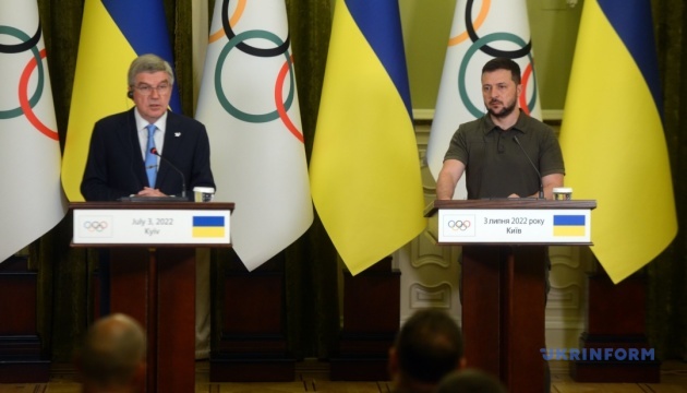 Zelensky al presidente del COI: La guerra ha sido un golpe al deporte ucraniano